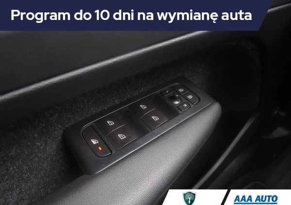 Volvo XC 40 cena 121001 przebieg: 99261, rok produkcji 2019 z Dzierzgoń małe 211